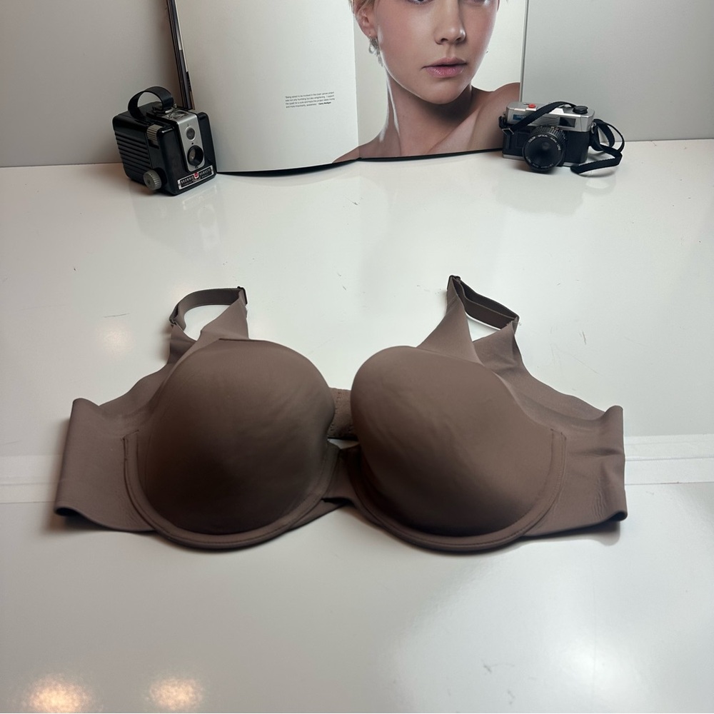Cacique 40C Seamless T-Shirt Bra Taupe Nude Underwire Smooth Full Coverage